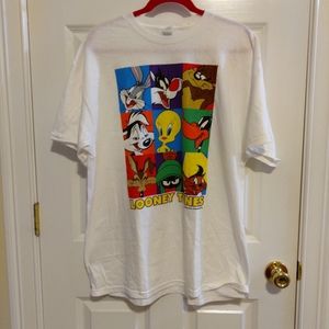 Ladies, Looney Tunes White T-Shirt. Size XL